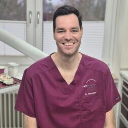 Dr. Frederik Schumann